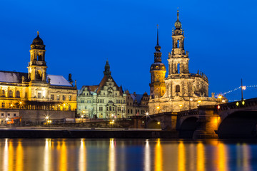 Fototapeta na wymiar Katholische Hofkirche / Kathedrale Dresden