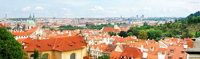 Fototapeta na wymiar Prague panorama from a lookout close to the Prague Castle