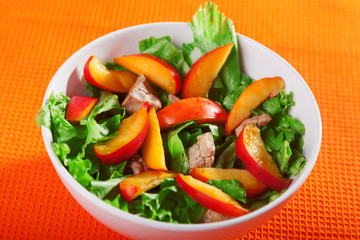Chicken salad with peaches