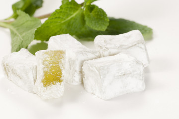 Lukum (Turkish Delight) with mint