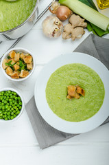 Soup of young peas