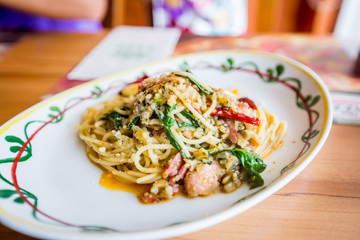 Spicy Spaghetti pork with chili & basil