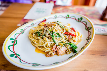 Spicy Spaghetti pork with chili & basil