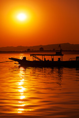 Naklejka na ściany i meble Fisherman, Inle Lake, Myanmar