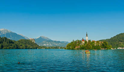 Fototapeta premium Lake Bled with church and Bled castle, Slovenia