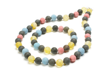 Obraz premium Original amber necklace and armlet set isolated