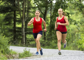 junge Frauen beim joggen