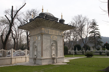 Fototapeta premium Fountain in Kucuksu Palace