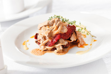 beetroot pancakes with meat sauce