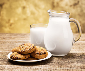 fresh healthy milk and cookies