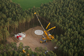 Windrad Baustelle im Wald - Luftbild