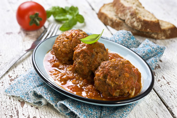 meatballs in tomato sauce