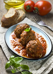 meatballs in tomato sauce