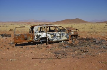 Obraz na płótnie Canvas Schrottauto in der Namib