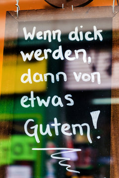 Schild zum Konsumverhalten