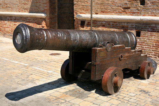 antico cannone