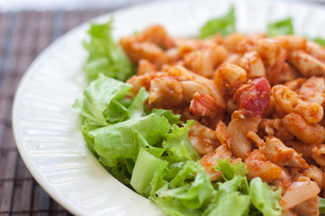 Diet Macaroni and Fresh salad