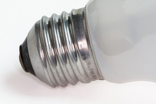 Culots d'ampoules &eacute;lectriques