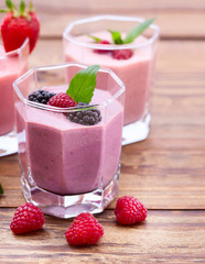 Drink smoothies summer strawberry, blackberry, raspberry 