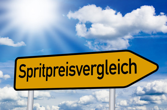 Wegweiser mit Spritpreisvergleich