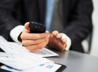 Hand to use a smartphone