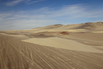 Perù: Riserva di Paracas, il deserto. Dune di sabbia.