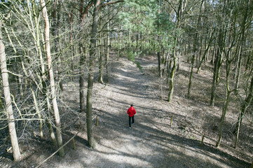 Mann im Wald