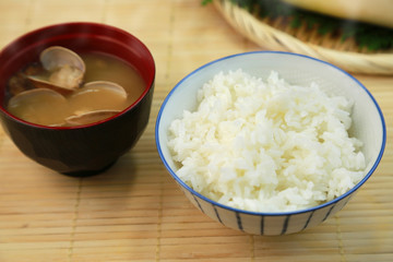 ご飯とみそ汁