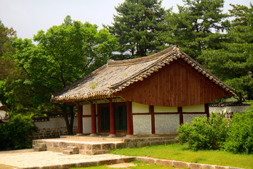 Fototapeta na wymiar Traditional building, Kaesong, North-Korea