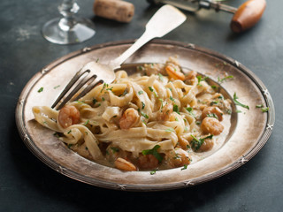 Tagilatelle with shrimp