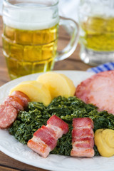 Grünkohl und Bier
