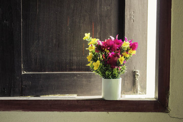 Fototapeta premium Yellow flowers background home.