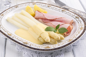 White Asparagus with Ham