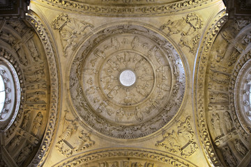Fototapeta na wymiar Ceiling of Seville cathedral