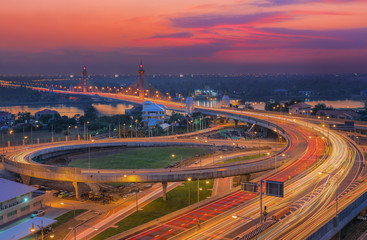 Fototapeta na wymiar Nonthaburi bridge in Bangkok