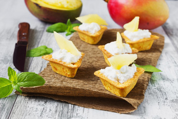 canape with cottage cheese and mango
