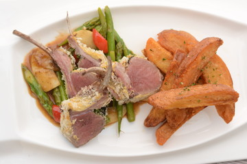 Grilled lamb chops with Potato wedges