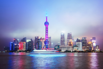 Obraz premium Beautiful Shanghai Pudong skyline at dusk
