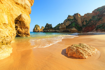 Een weergave van een Praia do Camilo in Lagos, Algarve, Portugal