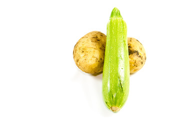 Frische Zucchini mit Kartoffeln