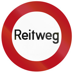 Old design (1934) of a German sign indicating a bridle way/Reitweg