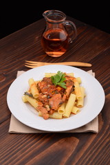 RIGATONI SAUCE WITH DRESSING OF FISH