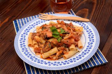 RIGATONI SAUCE WITH DRESSING OF FISH