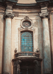 Obraz premium Renaissance style windows with columns