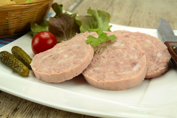 saucisson à l'ail