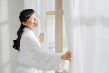 バスローズ・若い女性