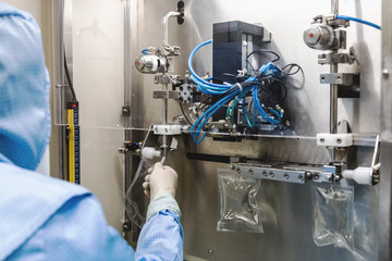 Operator work on infusion pharmaceutical industry
