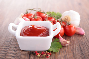 tomato sauce, ketchup