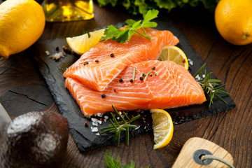 Lachs filet mit kräuter 