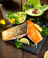 Lachs filet mit kräuter 